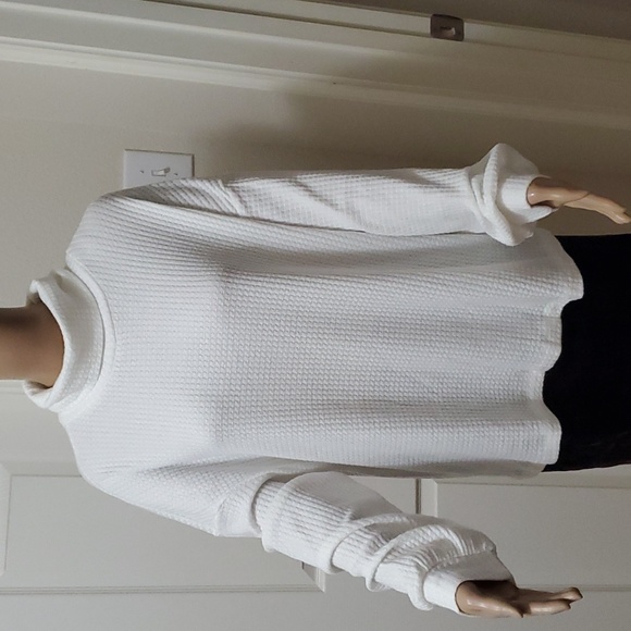 Social standard XXL textured waffle knit puff long  sleeve slouch turtleneck - Picture 2 of 9